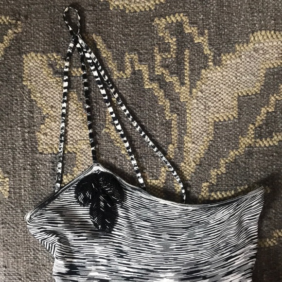 BEBE white and black one side strap DRESS - Picture 3 of 4